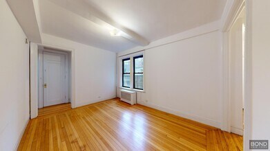 Building Photo - 325 W 77th St