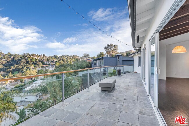 Foto del edificio - 3476 Troy Dr