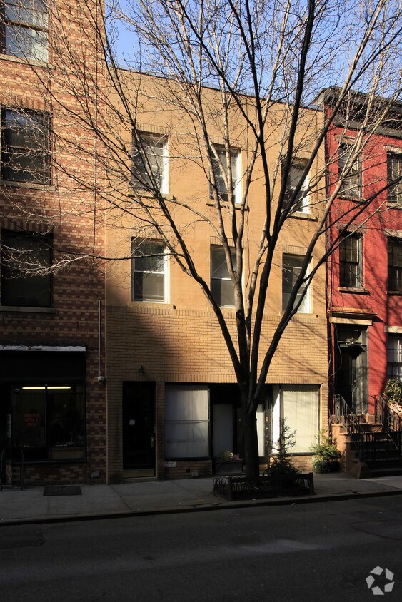 Building Photo - 174 Waverly Pl