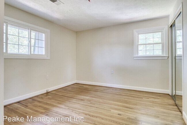 Building Photo - 3 br, 1.5 bath House - 428 James Ct.