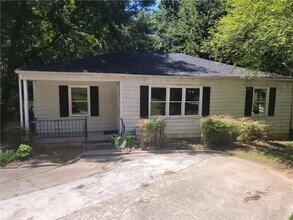 Building Photo - 1040 Shepherds Ln NE