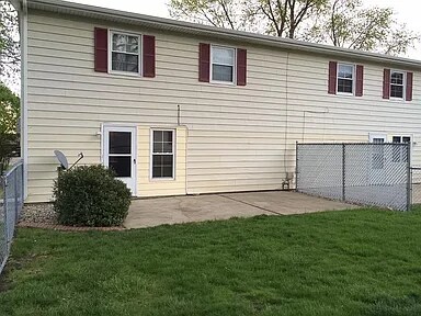 Foto del edificio - 903 Fleetwood Dr