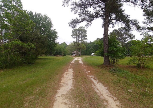 Building Photo - 114 Stagecoach Rd