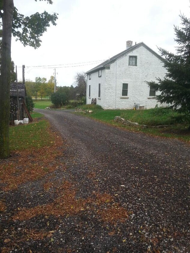 Foto del edificio - 5330 Servais Rd