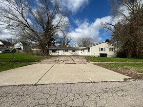 Building Photo - 138 Mendel Ct