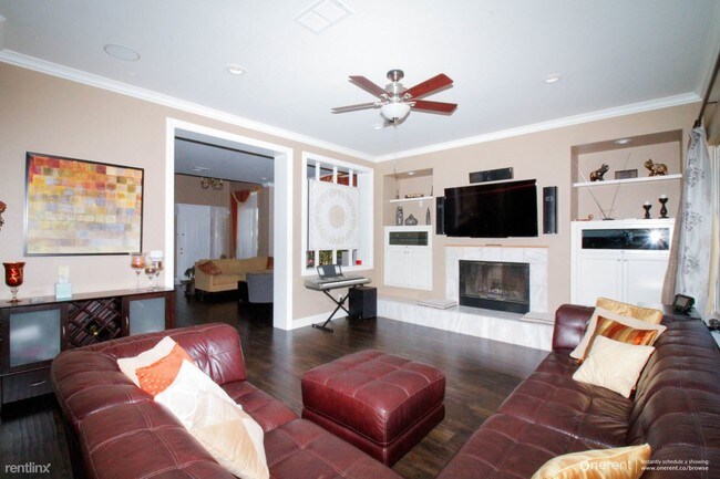 Building Photo - 25582 Crestfield Dr
