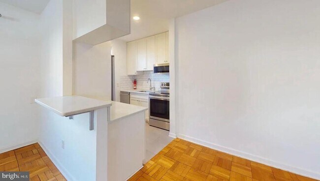 Foto del edificio - 4000 Beecher St NW