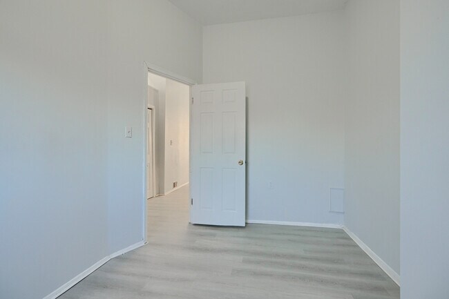 Photo - 800 N Fulton Ave Apartment