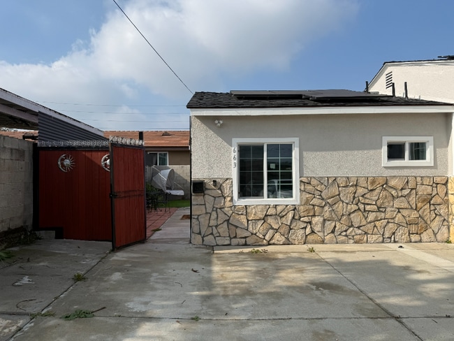 Building Photo - 665 Larimore Ave