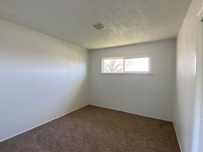 Foto del edificio - 3 Bedroom 1 Bath Home with bonus room