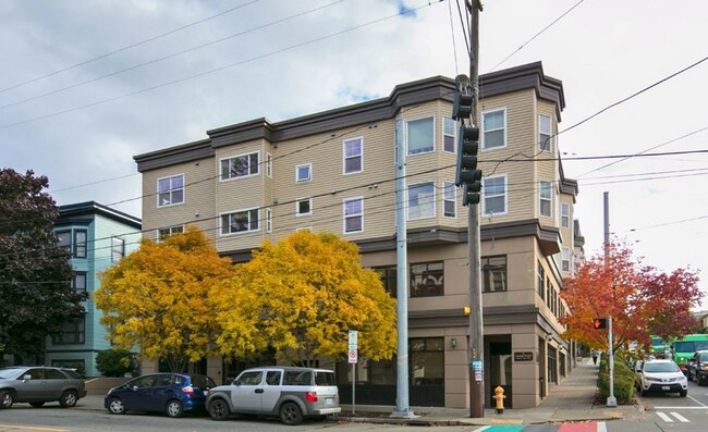 Foto del edificio - Yesler Place | Top Floor 0BD/1BA New Floor...