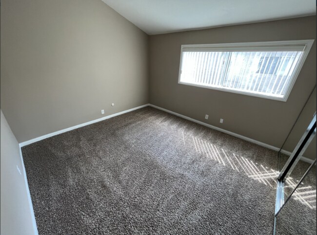 Building Photo - 344 S Arroyo Dr