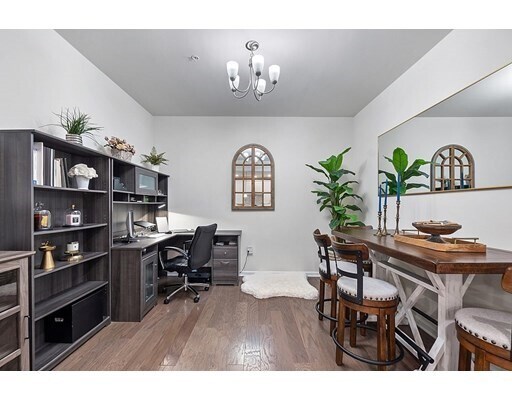 Building Photo - 120 University Ave