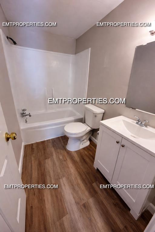 Building Photo - 2523 Crehore St