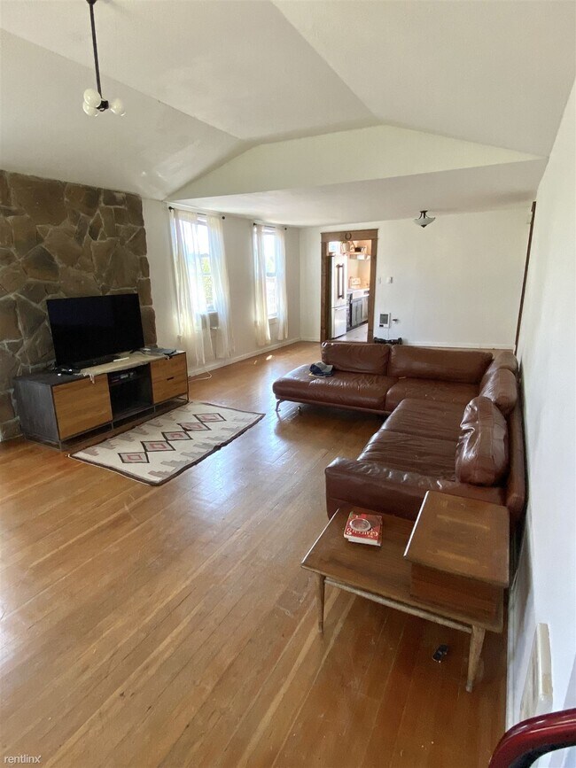Building Photo - 4 br, 2 bath House - 826 South Sprague Avenue
