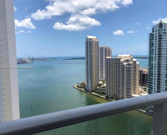 Building Photo - 300 S Biscayne Blvd
