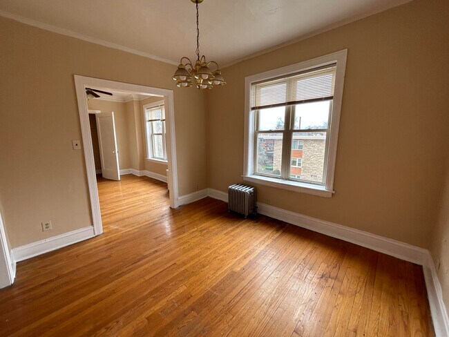 Foto del edificio - 4716 N Kenneth Ave