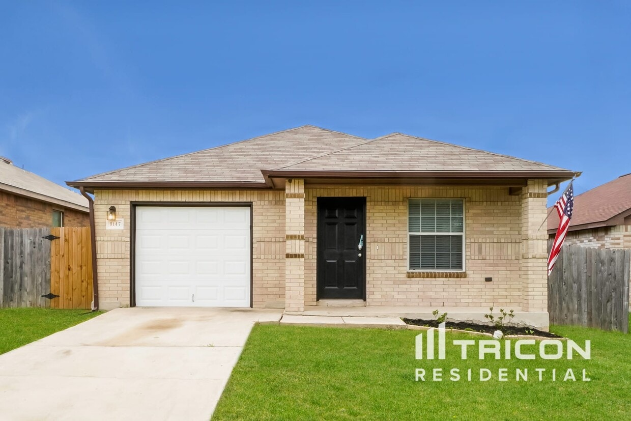 Primary Photo - 8147 Steep Valley