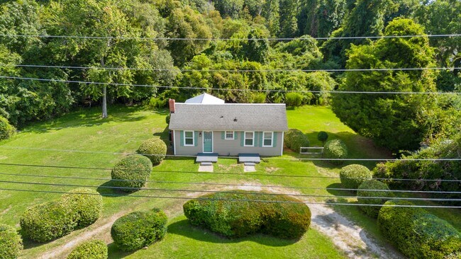 Foto del edificio - 2810 Oaks Rd