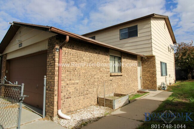 Building Photo - 8263 Ivy Drive