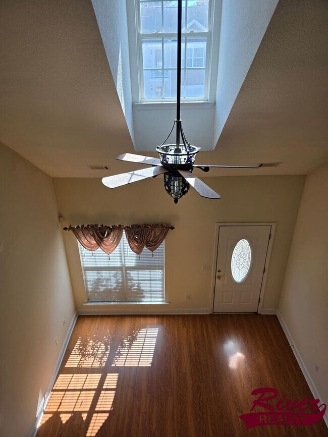 Foto del edificio - 2019 Reserve Ln