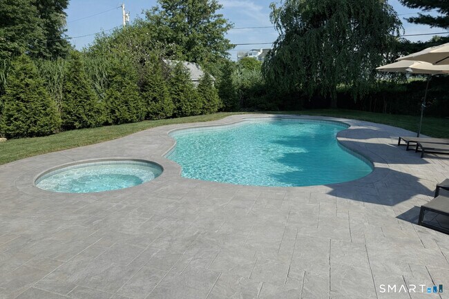 Foto del edificio - 58 Davenport Dr