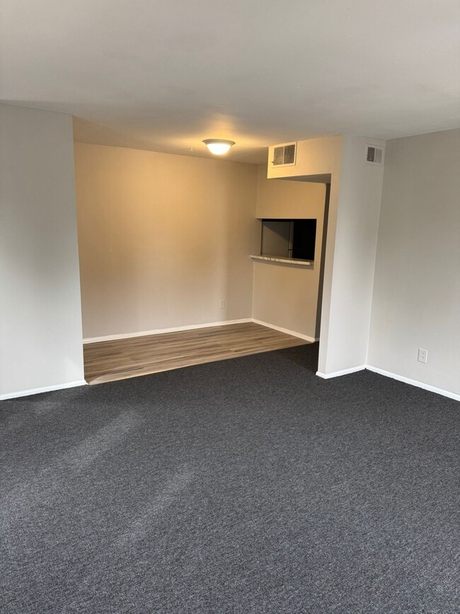 Building Photo - 221 Cookstown New Egypt Rd