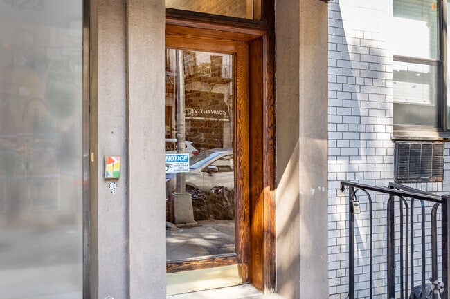 Entrance - 423 E 75th St