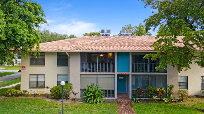 Foto del edificio - 9935 Pineapple Tree Dr