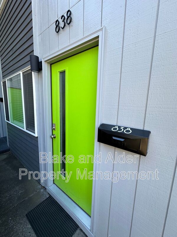 Foto del edificio - 838 SE 42nd Ave