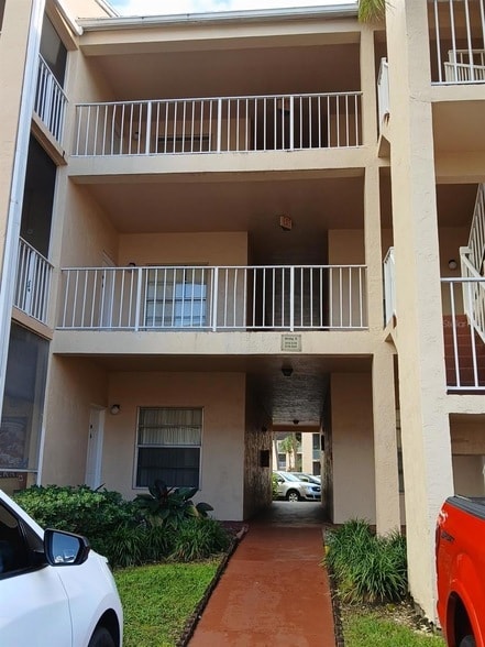 Photo - 15300 SW 106th Terrace Apartment