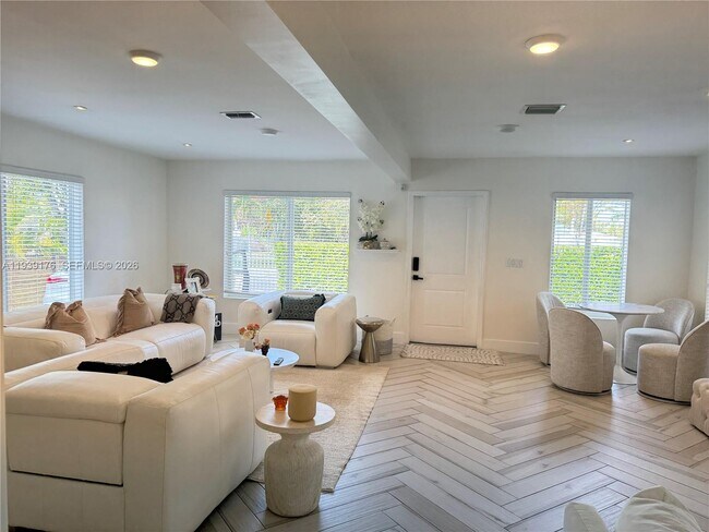 Foto del edificio - 44 NW 40th St