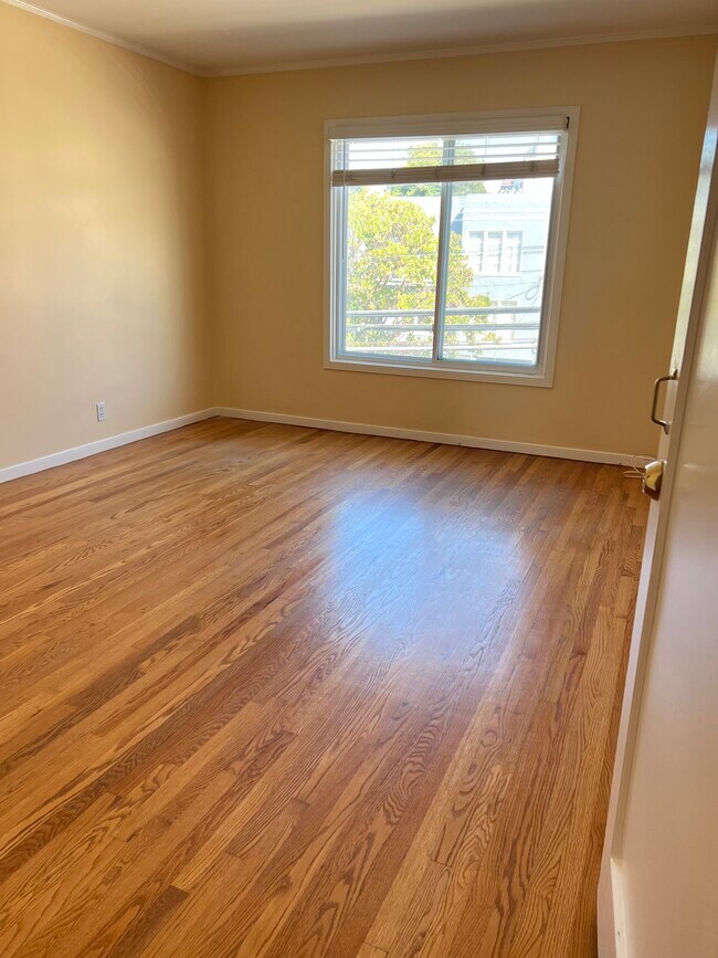 Building Photo - 611 Taraval St