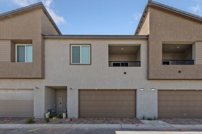 Foto del edificio - Brand New 3 Bedroom Townhome with Premium ...