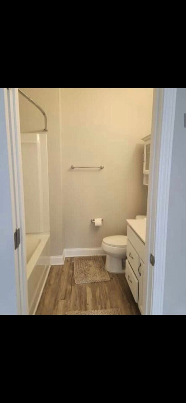 Foto del edificio - 218 Woodley Ct