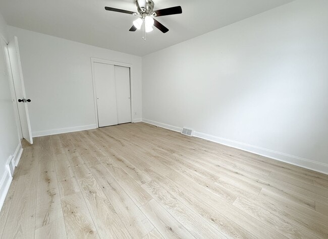 Foto del edificio - 7332 Ruskin Rd