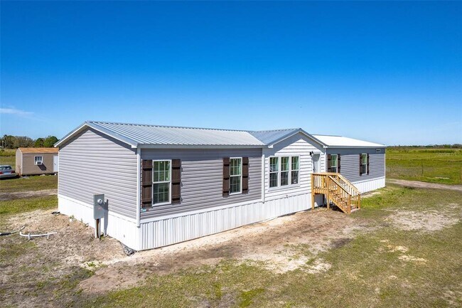 Building Photo - 4867 SE Airport Rd