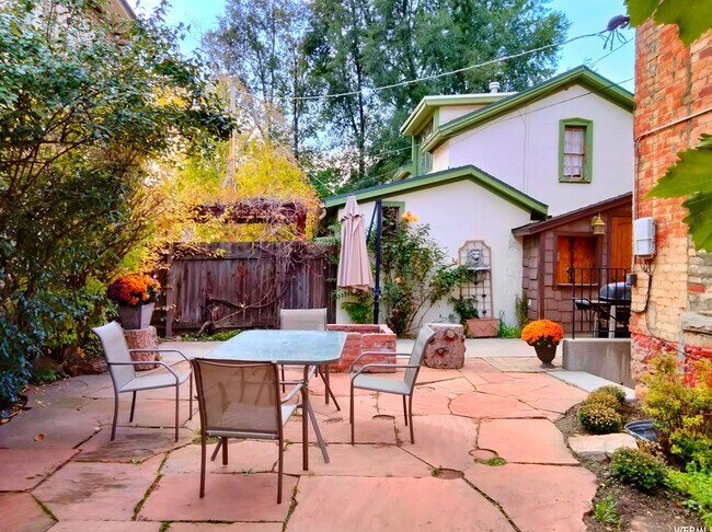 Backyard 2 - 137 G St