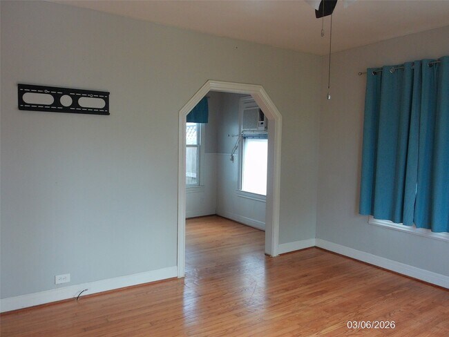 Foto del edificio - 4619 Ave S