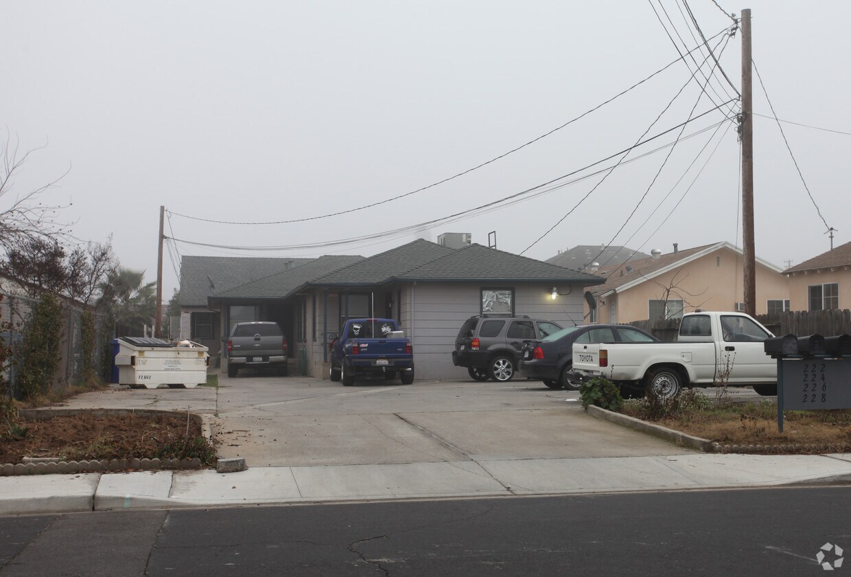 Primary Photo - 222-228 Alaska St