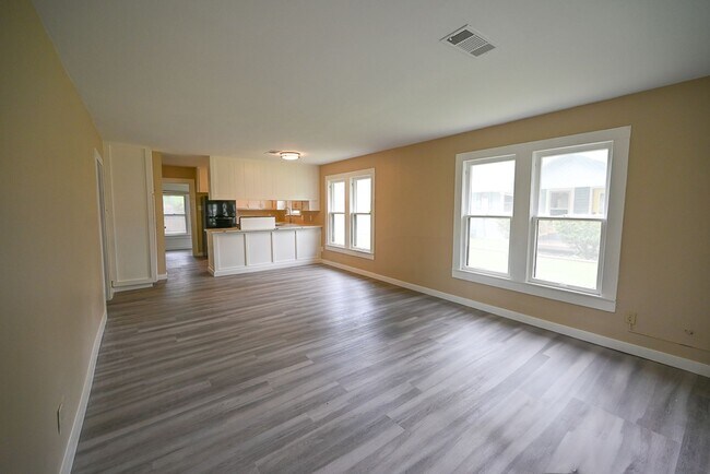 Foto del edificio - Charming 2 Bed 1 Bath Denton TX