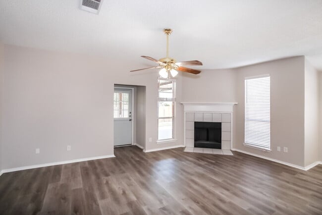 Building Photo - 321 Candlestick Trail