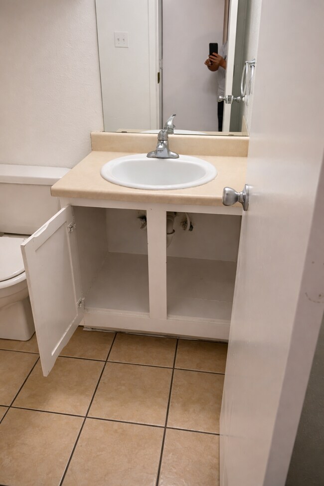 Foto del edificio - Sundown Apartments and Storage