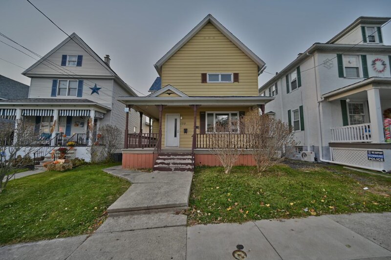109 Walnut St, Dunmore, PA 18512 Room for Rent in Dunmore, PA