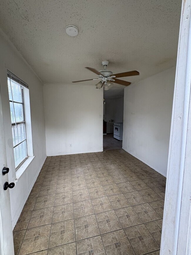 Foto del edificio - 2513 Quintana Rd