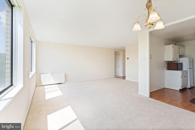 Foto del edificio - 6641 Wakefield Dr