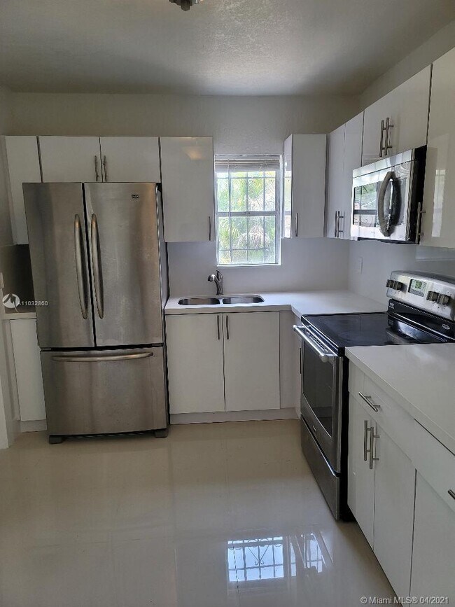 Foto del edificio - 1736 NW 53rd St