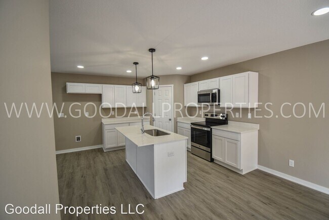Foto del edificio - 2 br, 2 bath House - 1024 Adler Ct