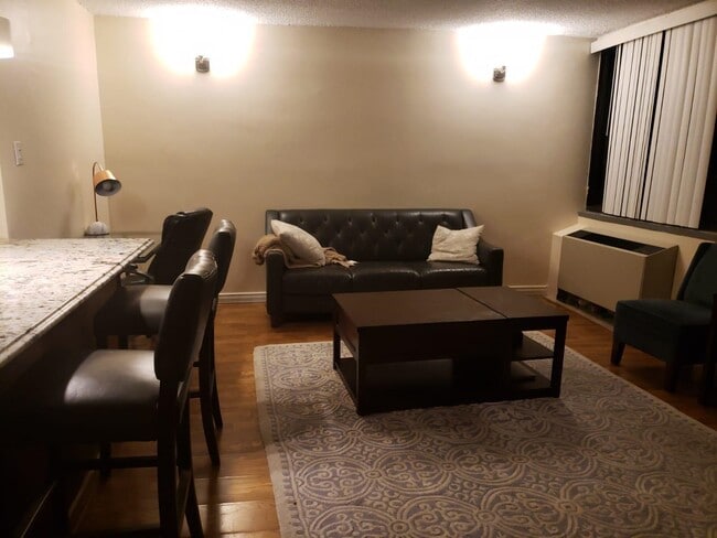 Foto del edificio - 280 Marin Blvd