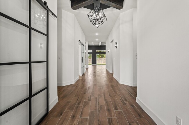 Building Photo - 3607 Wellborn Dr